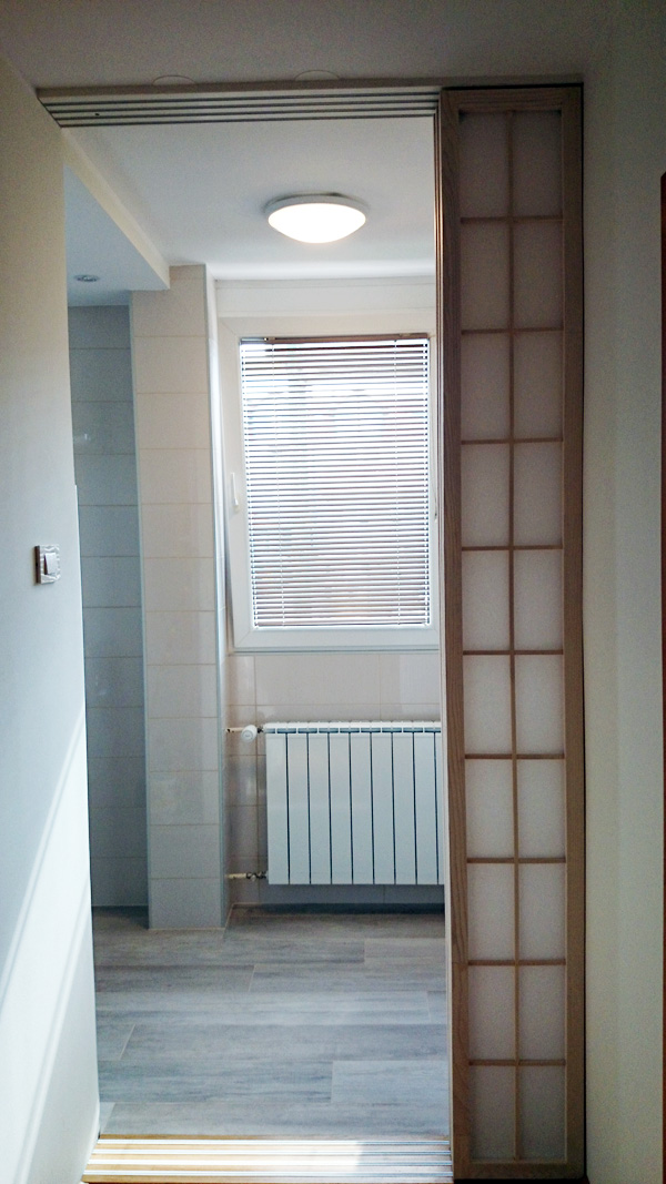 lepa vrata imate u stanu a gde ste ih kupili upita komsinica ah divna su vrata preporucujem vam ambijent dizajn saljemo ih i u sloveniju, sta iz japana, ma ne prave ih u novom sadu made in serbia