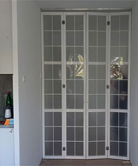 masaza klizna vrata za salon dupka i velika i odlicno se uklapaju u prostor
