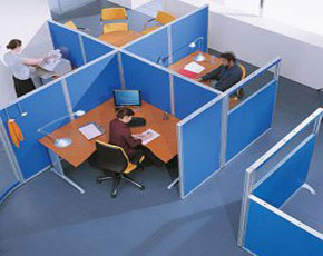 lepa i uredna kancelarija sa zasebnim prostorima omogucavaju funkcionalnost poslovnost bolju organizaciju a zaposleni istovremeno rade u lepom okruzenju i ne smetaju jedni drugima i skoncentrisani su na posao